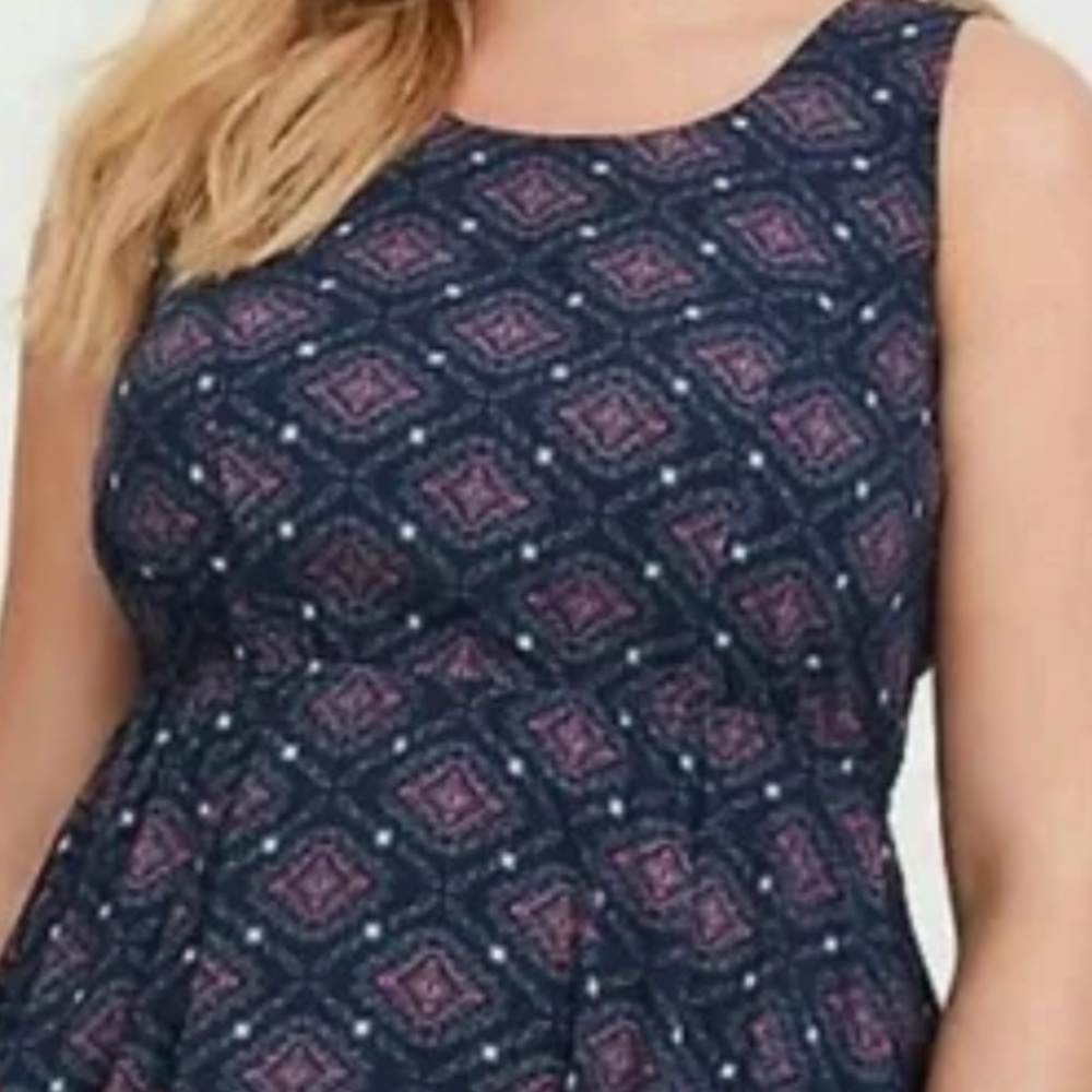 Torrid red medallion sleeveless challis skater dress Woman’s size 1 - Picture 12 of 16